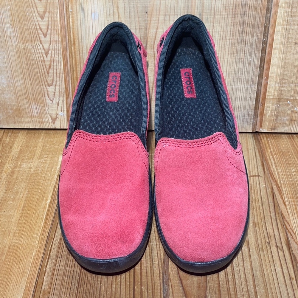 Crocs Any Weather Slip-On Shoes! Comfort Red/Black Loafer Womens size 6 EUC